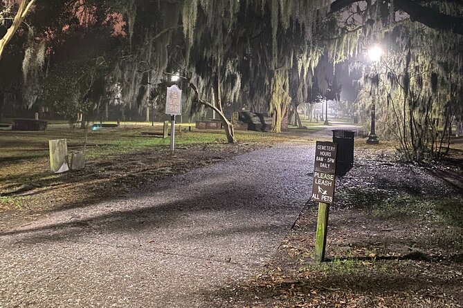 Savannah Ghost Tour for Adults ALL Alcoholic Drinks Included - Price value: when this tour feels like a win