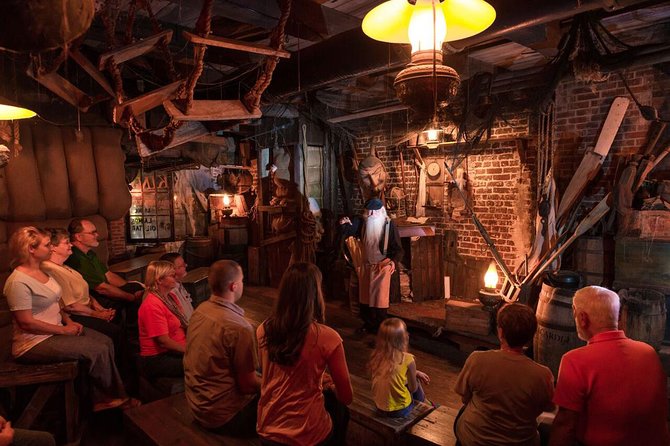 Savannah Ghosts & Gravestones Trolley Tour - The story style: humor, theatrics, and period-costume delivery