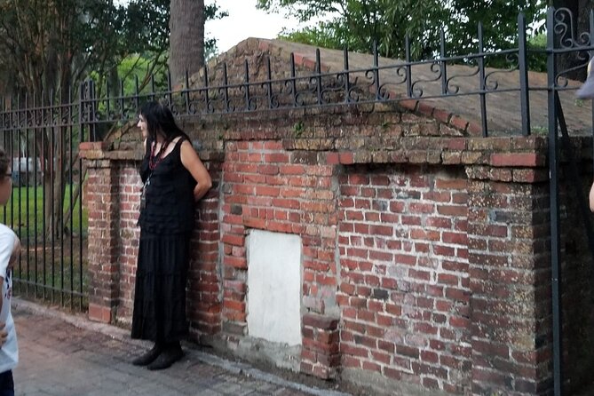Savannah Haunted Pub Crawl Walking Tour - Stops 4 and 5: the Marshall House and the cemetery that changes the mood
