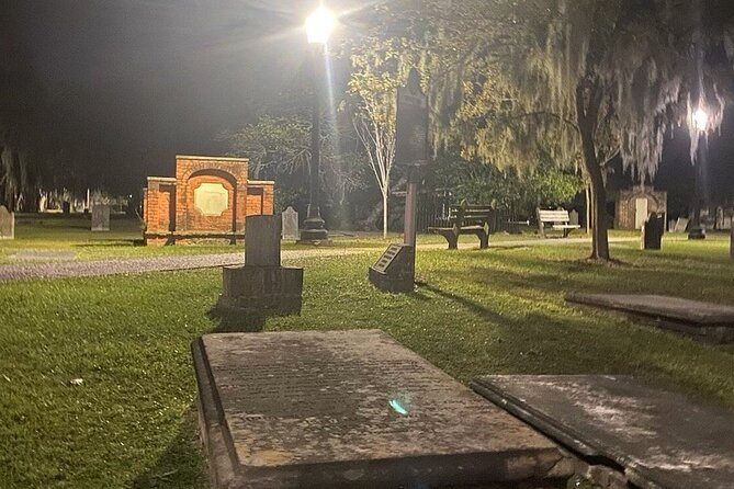 Savannah Haunted Pub Crawl Walking Tour - Walking stamina, pacing, and the group-size reality check