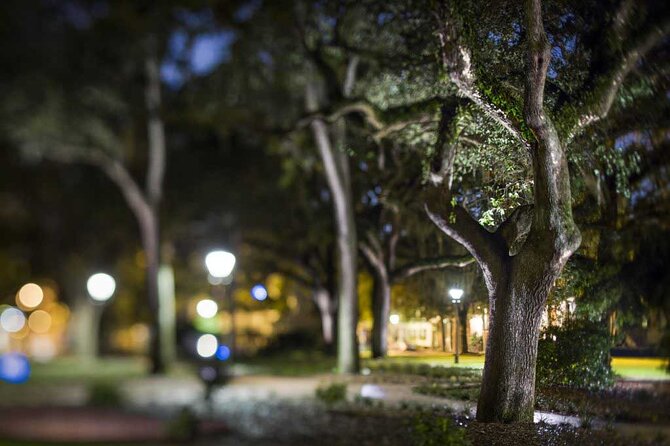 Savannah Shadows All Ages Ghost Tour - Stop 1 at Madison Square: where the tour sets its tone