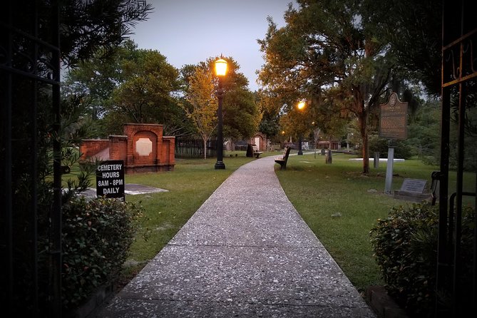Savannah Supernatural Haunted Walking Tour - Meeting at 21 W Bay St: The Start That Sets the Mood