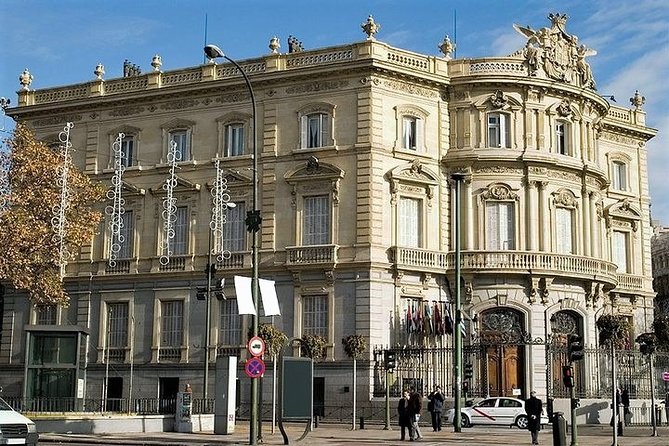 Self-Guided Audio Tour - Ghosts of Madrid: History and terror - Palacio de Linares Start: No Tickets Needed