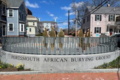 Self Guided Haunted Walking Tour in Portsmouth APP/GPS/EMF Reader - Stop-by-Stop Spooks and History in Old Portsmouth