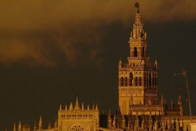 Seville Evening Historical Tour with Haunted History - Calle Fabiola: where the stories stay human-sized