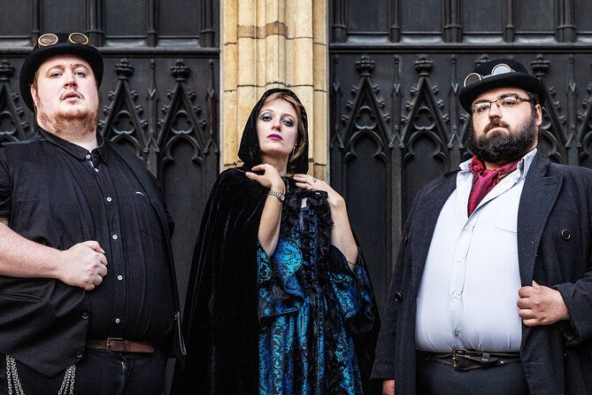 Shadows of York: Ghost Walk and Horrible History. - Timing: the 6:30pm start and how the evening pacing works