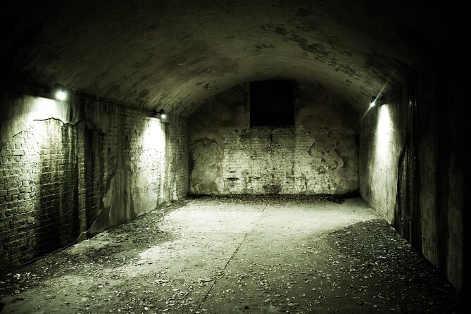 Sinister Sins & Shadows: A Savannah Ghost Tour - Price and what $32 buys in a 1-hour after-dark tour