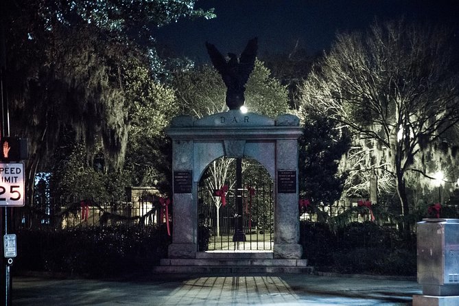 Sinister Sins & Shadows: A Savannah Ghost Tour - How the guide and group size shape the whole experience