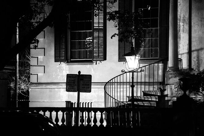 Sinister Sins & Shadows: A Savannah Ghost Tour - When to go, what to wear, and how to pace a 1-hour ghost tour