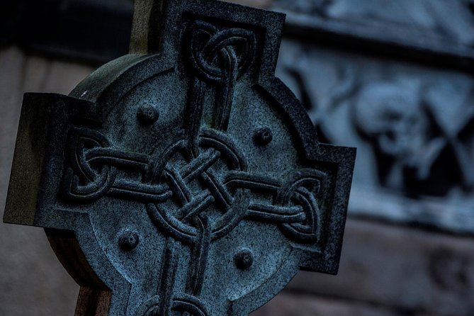 Small Group Edinburgh Underground Vaults & Graveyard Ghost Tour - Canongate Kirkyard: Famous Scots and the darker side of their stories