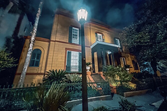Spirits and Scoundrels Adults Only Savannah Ghost Tour | 10pm - Lafayette Square Meet-Up: Easy to Find, Easy to Start