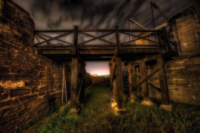 St. Augustine Haunted Pub Crawl - The biggest factor: can you hear the guide and stay with the group?