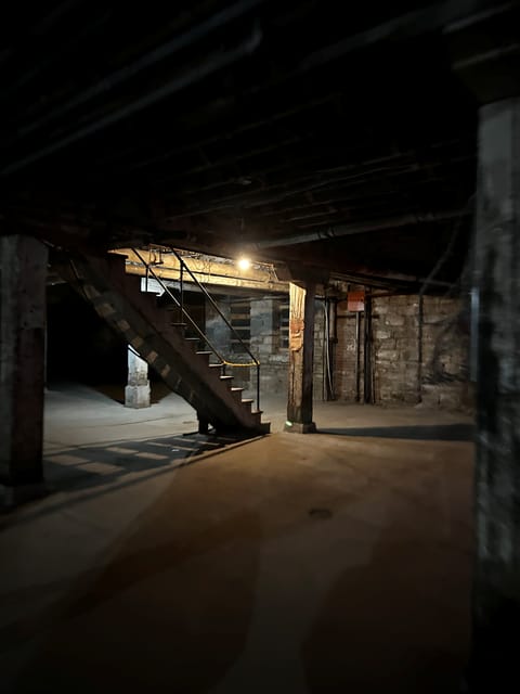 St. Louis: Lemp Haunted Neighborhood Ghost Tour - Lemp Mansion area: quick views, photo stops, and a change of pace