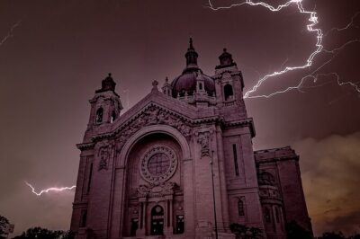 St Paul Ghost Tours: Sinister Sins & Shadows Ghost Tour - How the tour actually works (so you don’t miss the good parts)