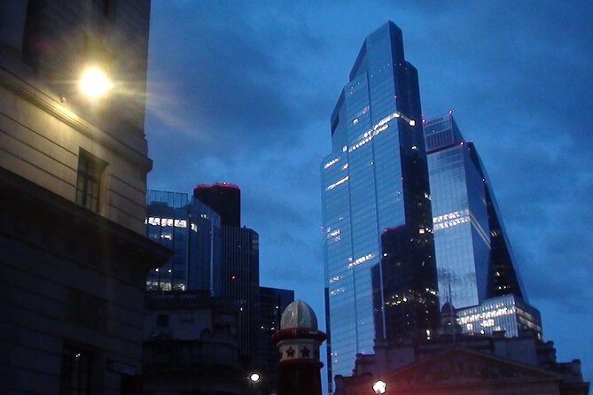 The Fading Light London Ghost Walk - From Temple Bar to St Mary Le Bow: gates, necromancy, and church chills