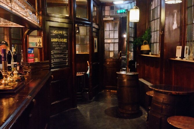 The Haunted Pubs of Old London: Small Group Tour - St Bartholomew’s the Less, St Bartholomew’s Hospital, and Cock Lane