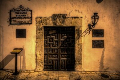 The Madames and Mayhem Walking Ghost Tour - Group Size, 9:00 PM Timing, and Where You Meet