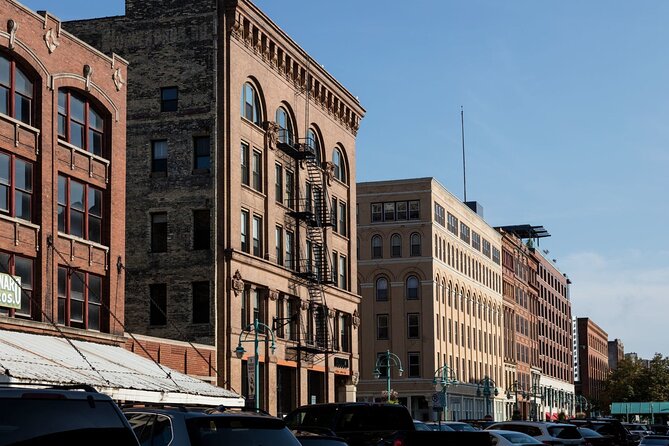 The Original Milwaukee Ghost Walk - Third Ward - Walking pace, group size, and how to time your attention