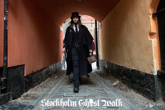The Original Stockholm Ghost Walk and Historical Tour - Gamla Stan - How the “80% history / 10% senses / 10% humor” balance plays out