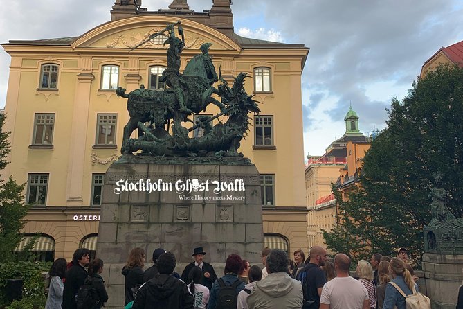 The Original Stockholm Ghost Walk and Historical Tour - Gamla Stan - What to wear in winter: cobblestones, lantern light, and cold nights