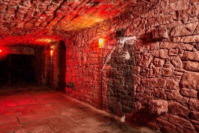 The World Famous Underground Ghost Tour - From Royal Mile Meeting Point to Hidden Closes: Where the Tour Finds Its Footing