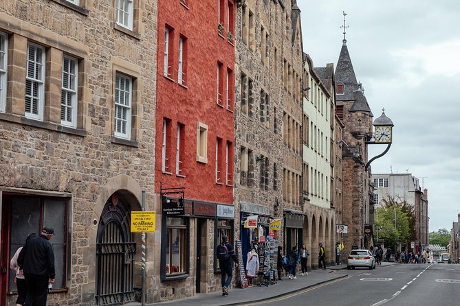 Treasures of Edinburgh: Ghosts, Myths & Legends Private Tour - Where the tour starts (and why that matters): Canongate