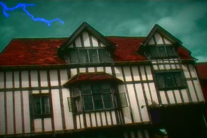 Tudor World Ghost Tour by Lantern light inside the building - Exploring corridors and realistic Tudor buildings in the dark
