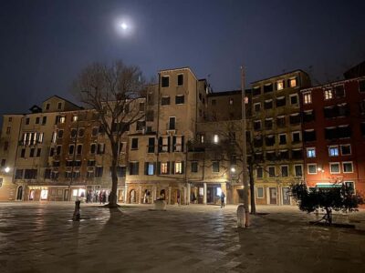 Venice Ghost Tour: Haunted Palaces & Secret Canals - Campo San Giovanni e Paolo: Where Haunted History Has a Real Address