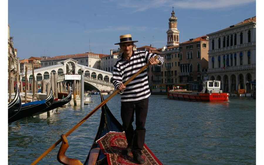Venice: Mysterious Tales of Ghosts and Murders - The walk’s logic: from Campo San Bartolomio toward St. Mark’s Square