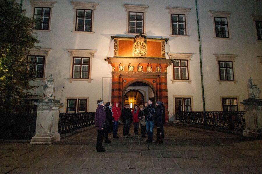 Vienna: Ghosts and Legends Guided Nighttime Walking Tour - Pacing and comfort: what to do so the 2 hours feel good
