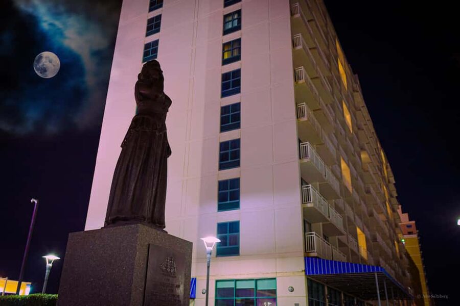 Virginia Beach: Neptune Ghosts Haunted Walking Tour - Quick practical tips so you enjoy it more