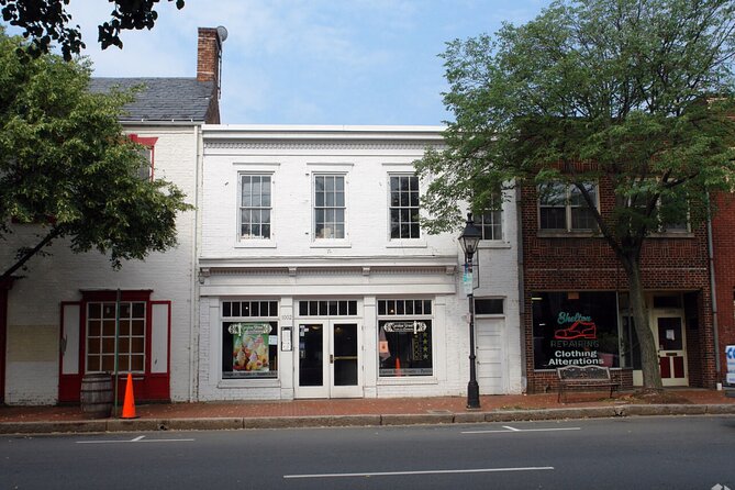 Virginia: Ghosts of Fredericksburg Self-Guided Walking Audio Tour - Stop 3: St. George’s Episcopal Church and the Burial Ground