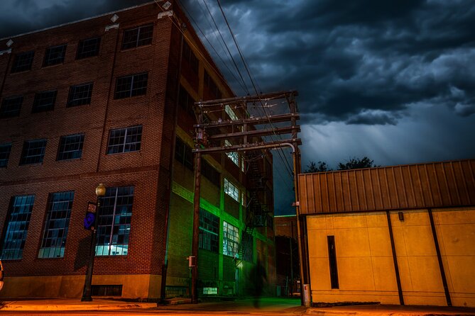 Waco Ghost Tour : Wild Whispers of the Wicked - Waco Hippodrome Theatre: Phantom Applause and a Ghost in White