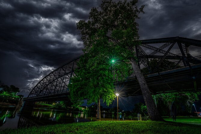 Waco Ghost Tour : Wild Whispers of the Wicked - North 4th Street & Austin Avenue Marker: Bloodshed and Echoes of Running Footsteps