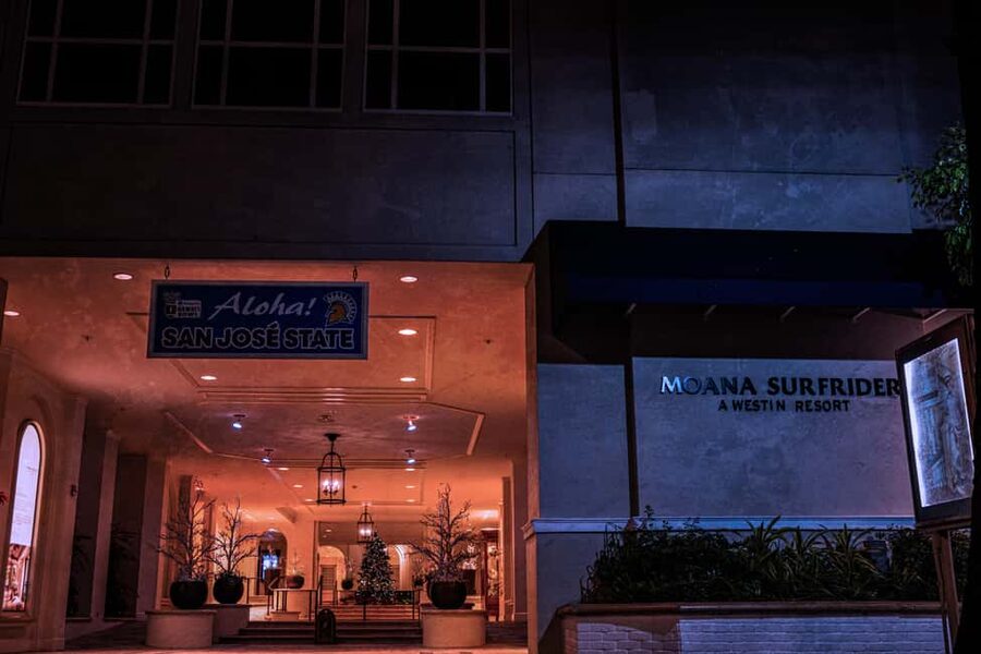 Waikiki Ghosts Boos and Booze Haunted Pub Crawl - The bar stops: Waikiki energy without pretending it’s a quiet museum