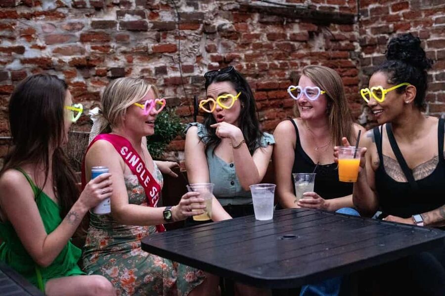 Waikiki Ghosts Boos and Booze Haunted Pub Crawl - What to bring (so the tour stays comfortable)