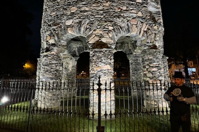 Walking Ghost Tour Through Newport RI - Walking Ghost Tour Through Newport RI: what makes it work