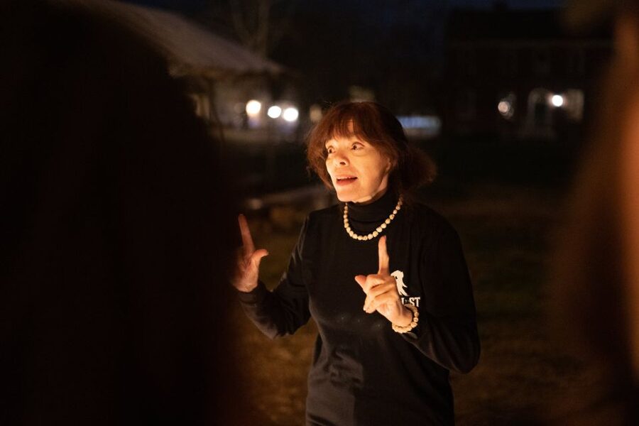 Washington DC: Ghosts Boos and Booze Haunted Pub Crawl - Rhode’s Tavern and the White House Liquor Cabinet Scandal