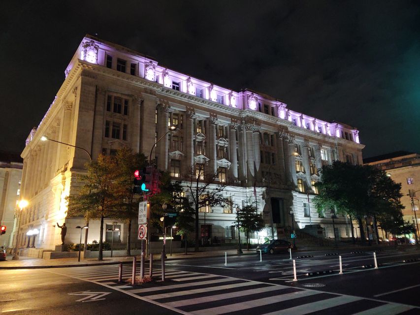 Washington DC: Ghosts Boos and Booze Haunted Pub Crawl - Cocktails, Mocktails, Appetizers, and Drinking Games