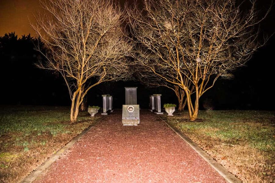 Williamsburg: Colonial Ghosts Ultimate Dead of Night Tour - Guide impact: how Patrick-style storytelling can change the feel