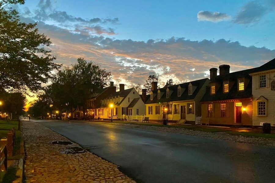 Williamsburg: Haunted Ghosts, Witches, and Pirates Tour - Value Check: Is $25 a Good Deal for 13 Haunted Stops?